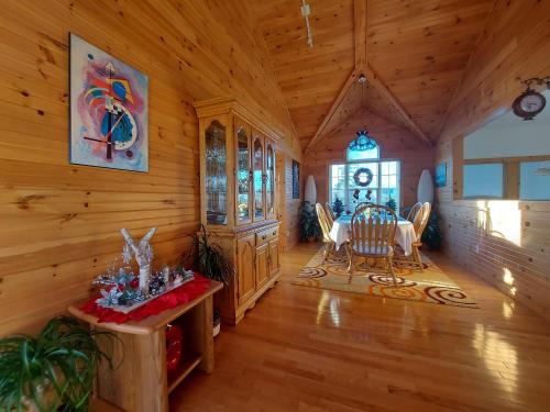 Χώρος καθιστικού στο Sunrise vacation cottage