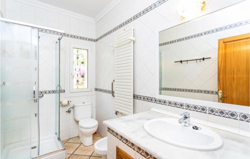 O baie la 3 Bedroom Stunning Apartment In Porto Petro