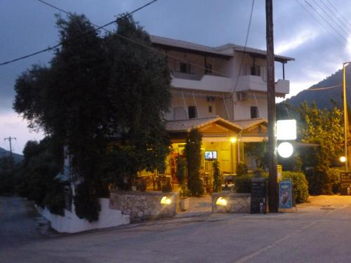 Gallery image of LICHNOS Babis Taverna & Rooms in Parga