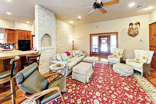 Dripping Springs Ranch – Photos 2
