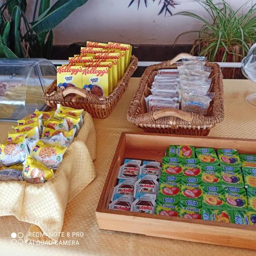 ホテルの敷地内または近くでの食事または食べ物