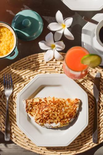 インの敷地内または近くでの食事または食べ物