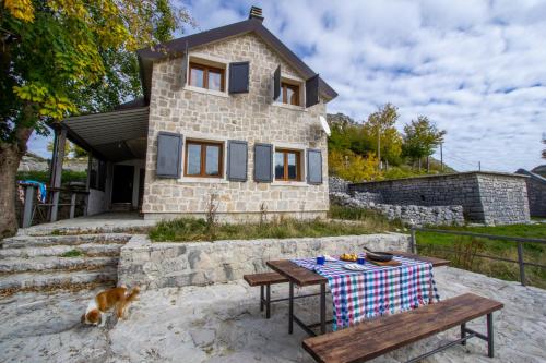 Budynek, w którym mieści się the country house