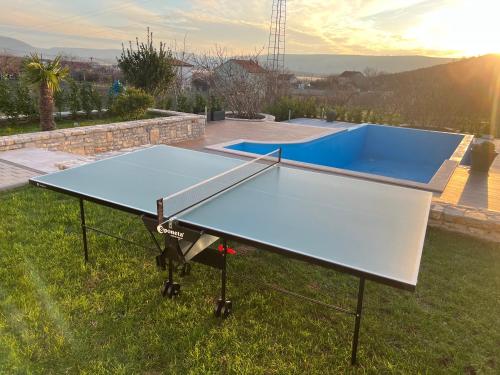 Πινγκ πονγκ στο Villa Infinity Mostar ή εκεί κοντά
