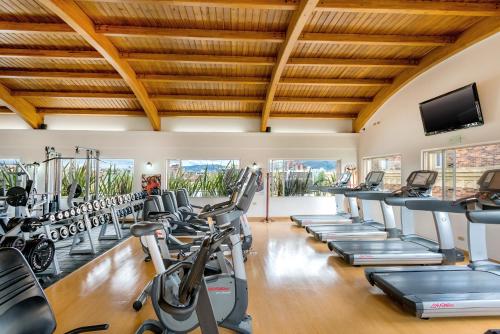 Gimnasio o instalaciones de fitness de Casa Dann Carlton Hotel & SPA