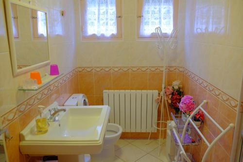 Een badkamer bij B&B Le Cottage Paris Saclay