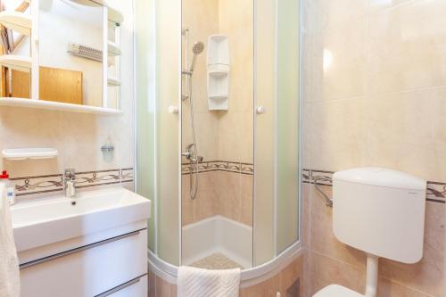 Kúpeľňa v ubytovaní Apartman Prlić 3