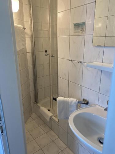 Ένα μπάνιο στο Hotel Rosengarten Tuttlingen