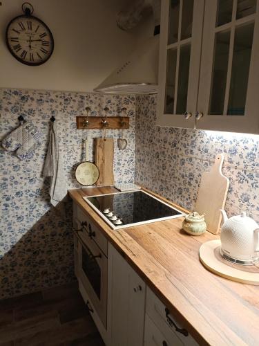 Una cocina o zona de cocina en Chalet d' amour