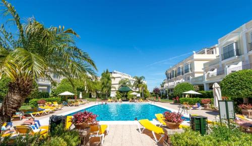 The swimming pool at or close to Aloha Gardens near Puerto Banus with breathtaking mountain view