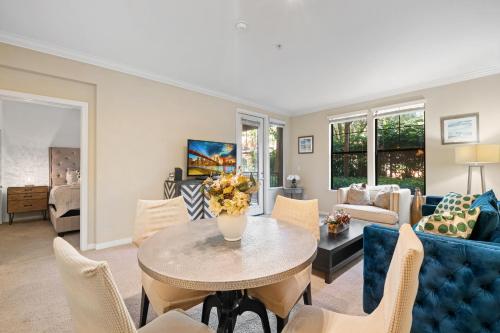 Billede fra billedgalleriet på 2 Bedrooms/2 Bathrooms Private Apartment with kitchen/pool i Irvine