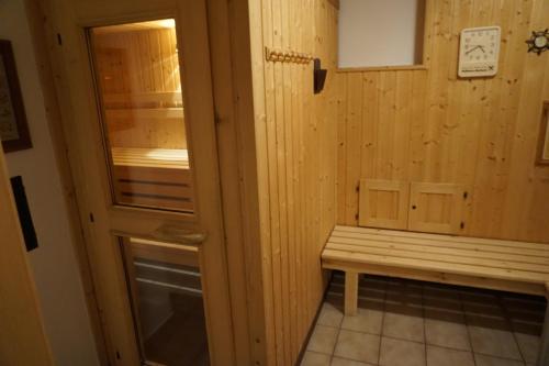 Gambar di galeri bagi Bergheim Schmidt, Almhütten im Wald Appartments an der Piste Alpine Huts in Forrest Appartments near Slope di Turracher Hohe