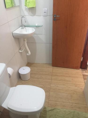 Ένα μπάνιο στο Gira Arte Hostel