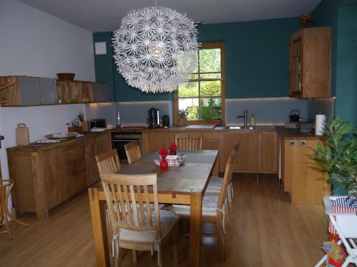 Kuchyň nebo kuchyňský kout v ubytování Haus Vincent Stralsund Ferienwohnungen mit eigenen Parkplätzen