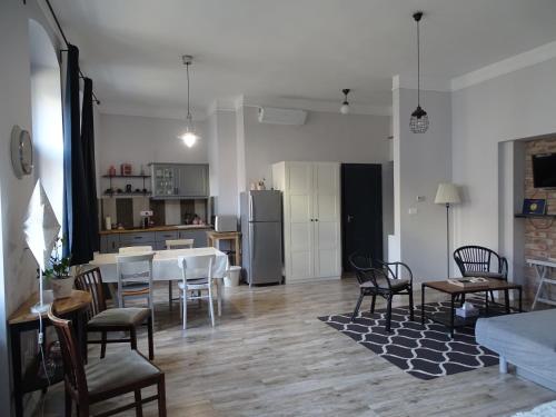 Kuchyňa alebo kuchynka v ubytovaní Óváros Apartman