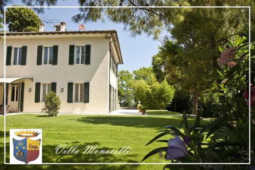 a view of a house with a yard at Villa Monacelli in Fano