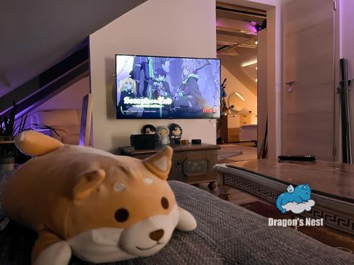 TV/Unterhaltungsangebot in der Unterkunft Dragon’s Nest: Cozy & modern attic loft Nuremberg