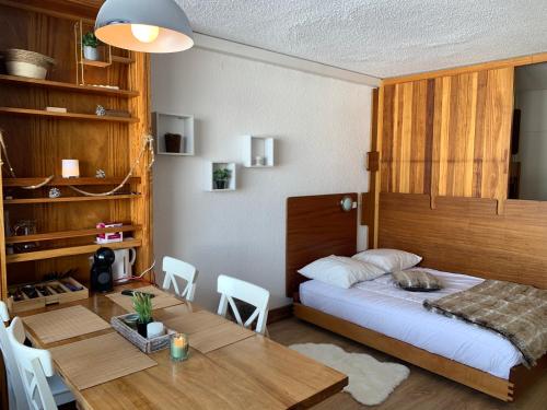 Photo de la galerie de l'établissement Appartement avec vue exceptionnelle à Roche Béranger 1750 au pied des pistes, à Chamrousse