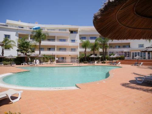 Spacious Apartment near Porto de Mos Beach, Lagos.