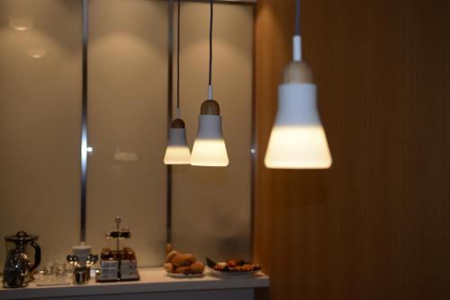 Gambar di galeri bagi Hotel le Lapin Blanc di Paris