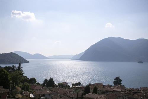Gallery image of IseoLakeRental - Casa Rododendro in Sulzano