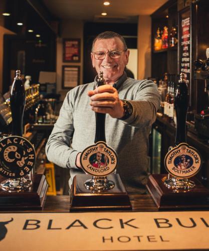 Tetamu yang menginap di Black Bull Hotel