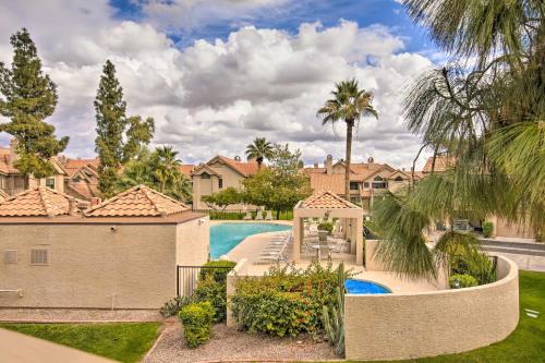 Bazén v ubytování Breezy Mesa Condo with Community Pool and Hot Tub! nebo v jeho okolí
