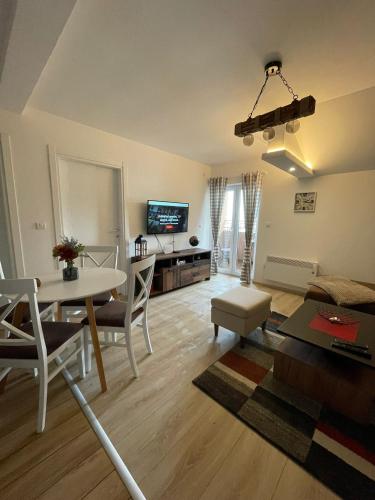 TV a/nebo společenská místnost v ubytování Apartman Mateo Zlatar