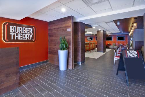 Certificato, attestato, insegna o altro documento esposto da Holiday Inn Columbus Dwtn-Capitol Square by IHG