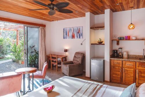 Gallery image of Iluminar Beachfront Suites in Nosara