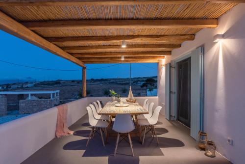 Gallery image of Blue Harpist Villas in Koufonisia