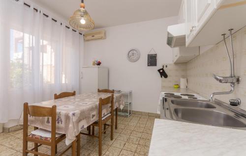 Apartments Mactra