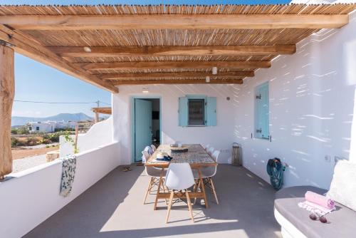 Gallery image of Blue Harpist Villas in Koufonisia