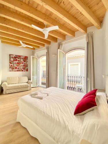 HomeySeville Top-notch Cathedral house with private rooftop terrace and parking opt