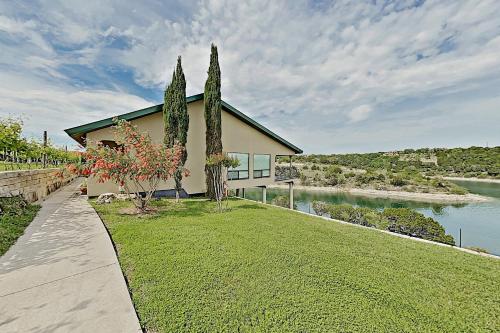 Gallery image of Shiraz & Chardonnay Haus in Lago Vista