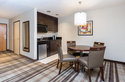 Holiday Inn Express San Diego - Sea World Area, an IHG Hotel Image