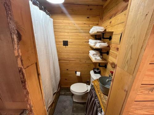 Et badeværelse på Nate’s Cabin