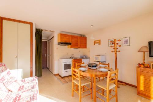 Bright Studio With Balcony And Nice View – Photos 3