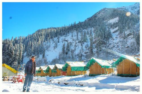 Το Kheerganga Hike Camps τον χειμώνα