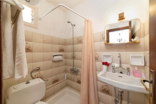 Ett badrum på Anemone Homes