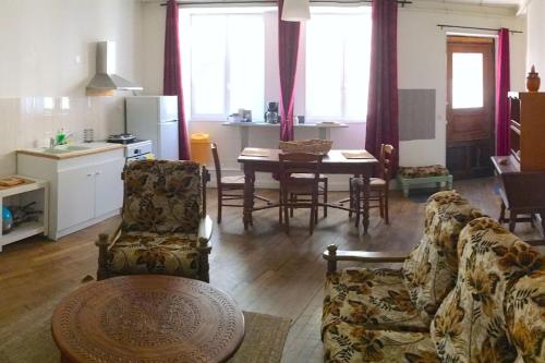 Kuchyň nebo kuchyňský kout v ubytování Appartement Grand-duc