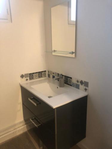 Φωτογραφία από το άλμπουμ του Appartement F3 agréable στο Βισύ