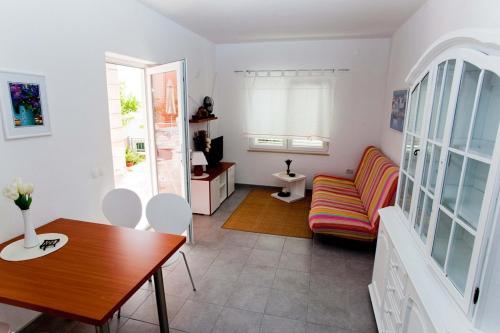 Apartment in Podgora with sea view, terrace, air conditioning, WiFi 849-1