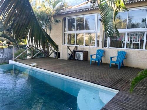 Grande maison avec jardin et piscine à Saint-Joseph