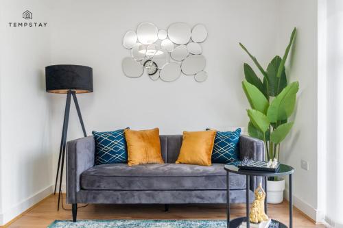 Ruang duduk di STYLISH 4 BED FAMILY HOME AT MADEJSKI, READING UNIVERSITY
