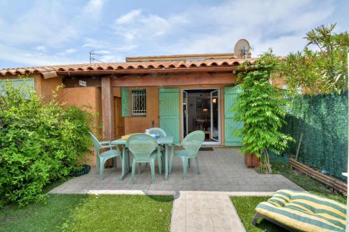 MARINES DU ROUSSILLON Villa en résidence avec piscine à 150 m de la plage v100