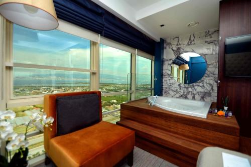 Fotografie z fotogalerie ubytování Ramada Encore by Wyndham Izmir v destinaci Izmir