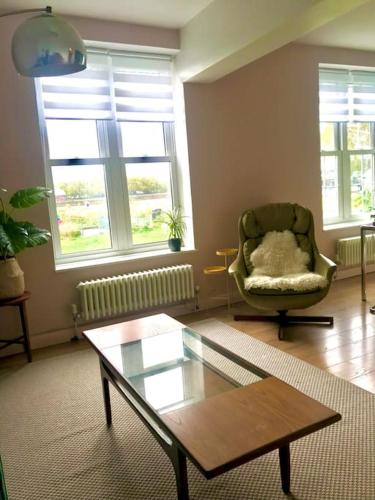 Гостиная зона в Riverside Cutty Sark 2BD Retreat