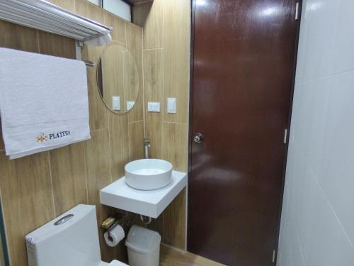 Platero Hotelにあるバスルーム