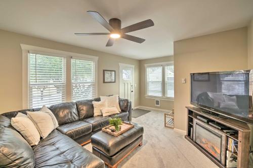 Lovely Snoqualmie Falls Home with Mountain View